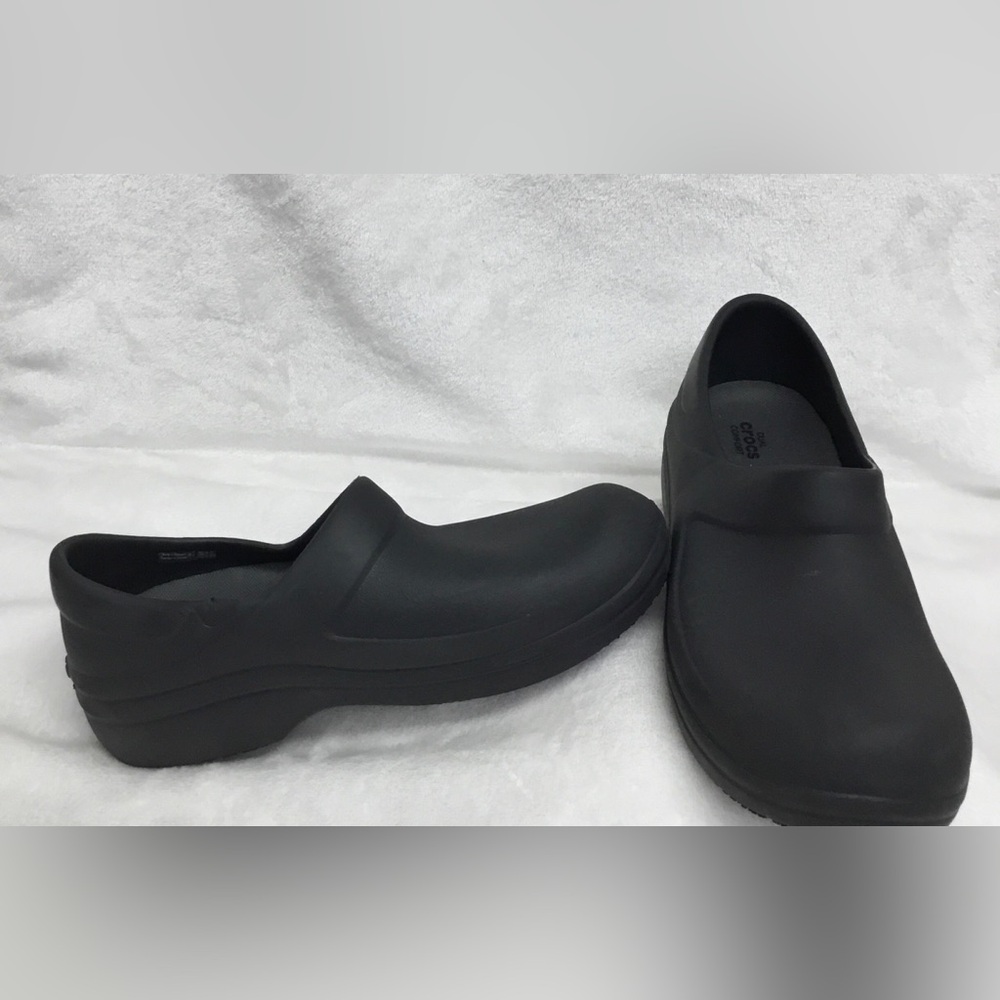 CROCS Black Women’s Size 10 Slip on Clogs